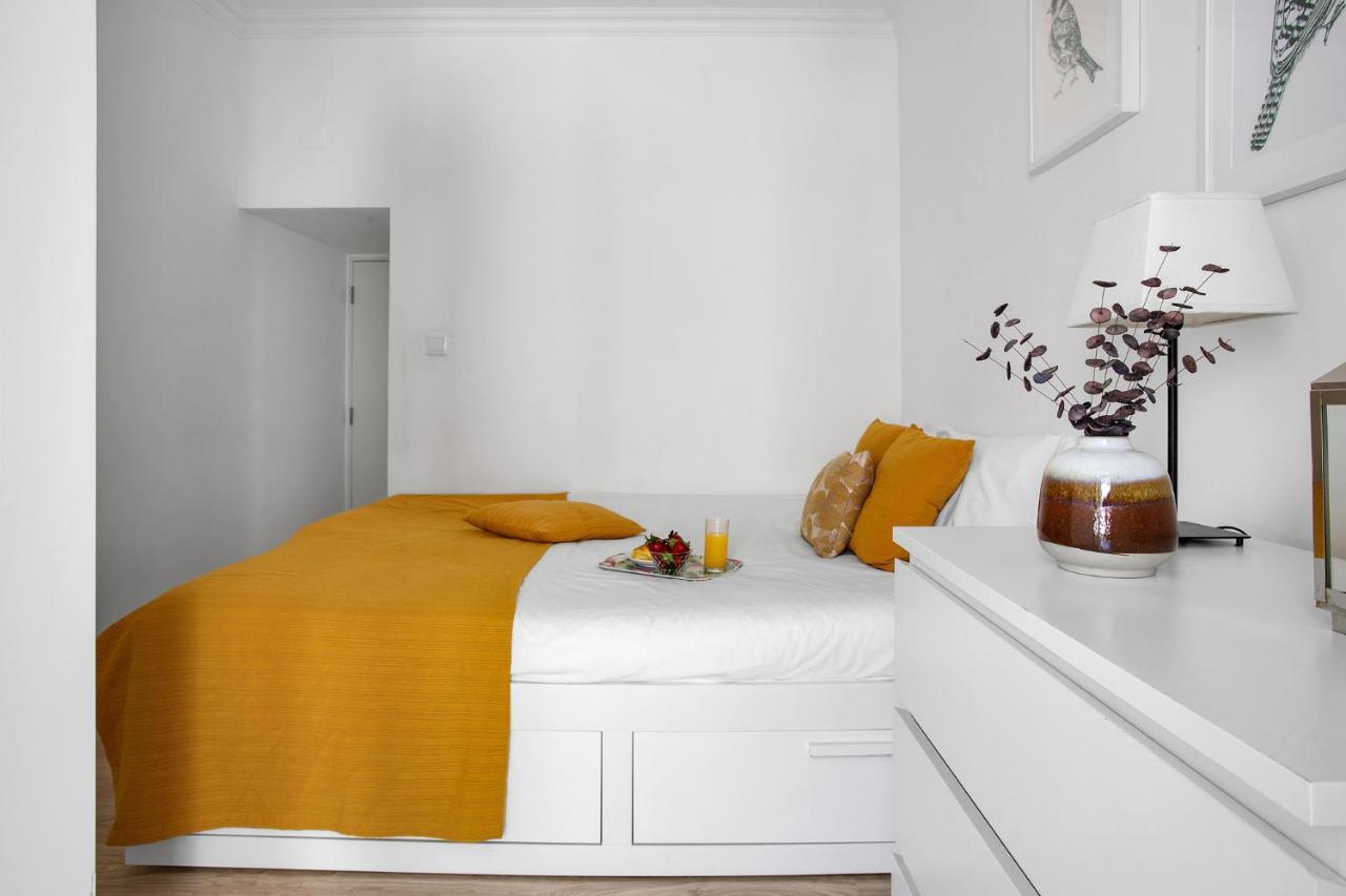 Modern 2 Bedroom Apartment In Estrela With Outside Terrace! Amazing For Families, Couples, Friends Лиссабон Экстерьер фото