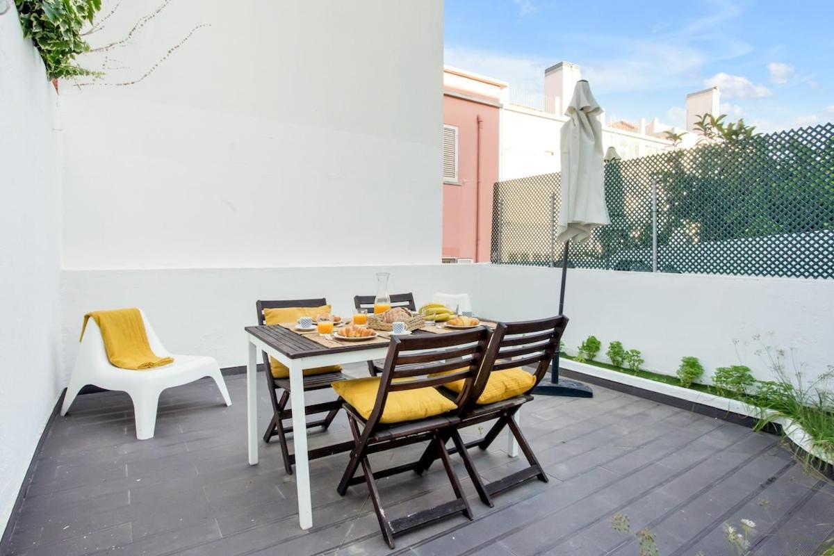 Modern 2 Bedroom Apartment In Estrela With Outside Terrace! Amazing For Families, Couples, Friends Лиссабон Экстерьер фото