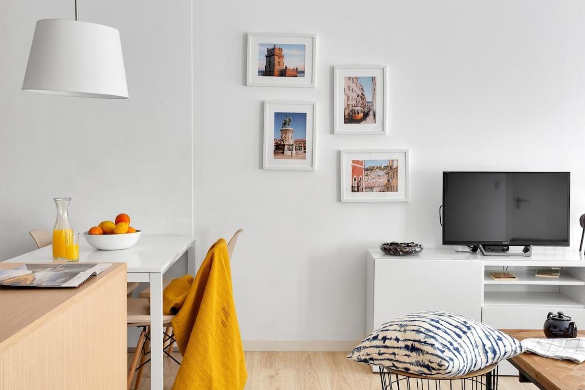 Modern 2 Bedroom Apartment In Estrela With Outside Terrace! Amazing For Families, Couples, Friends Лиссабон Экстерьер фото